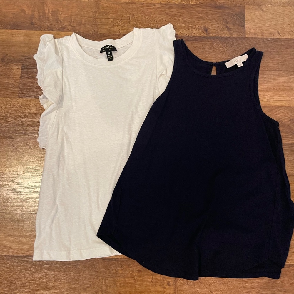 Loft Jessica Simpson sleeveless tops off white navy